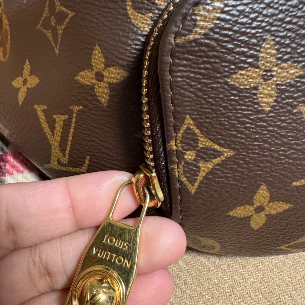 Louis Vuitton Rush bumbag- sold - Picture 3 of 13